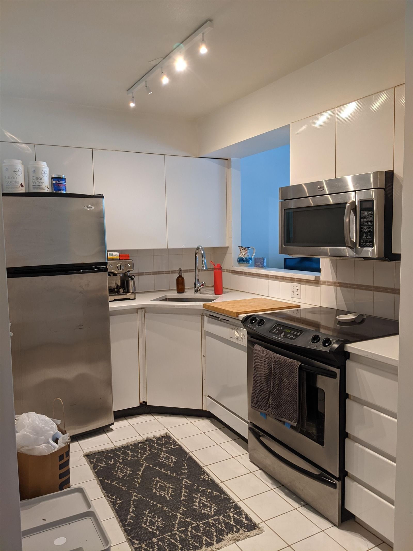 Listing Image 6
