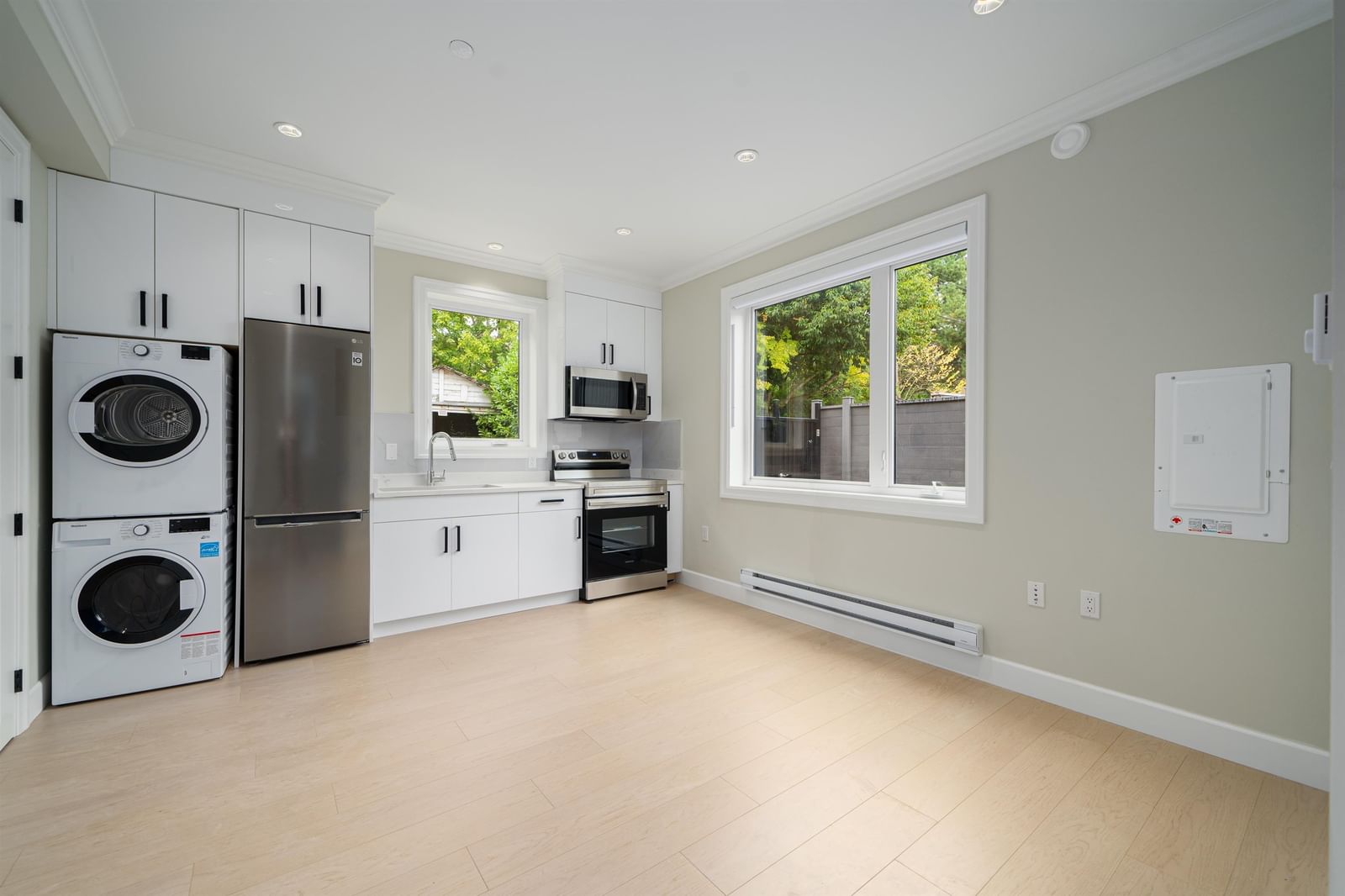 Listing Image 12