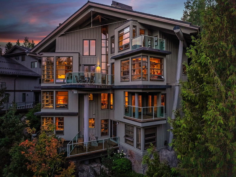 3359 Osprey Place, Whistler, V8E 0B8 | Image 2