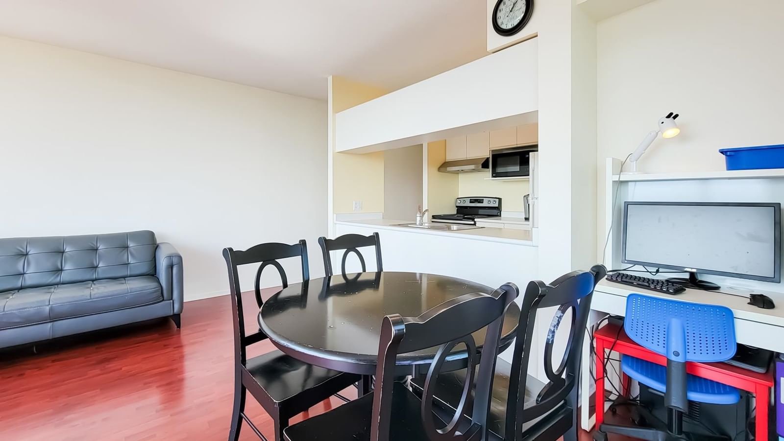 Listing Image 11