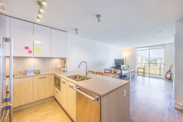 1903 - 3007 Glen Drive