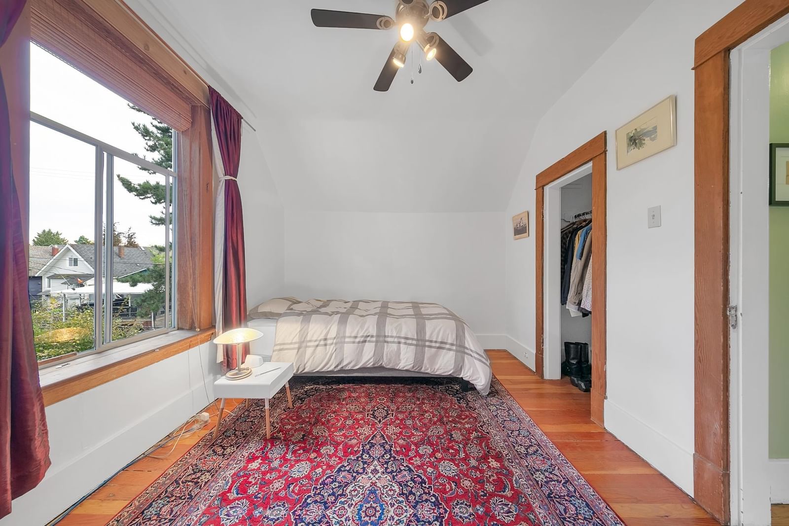 Listing Image 12