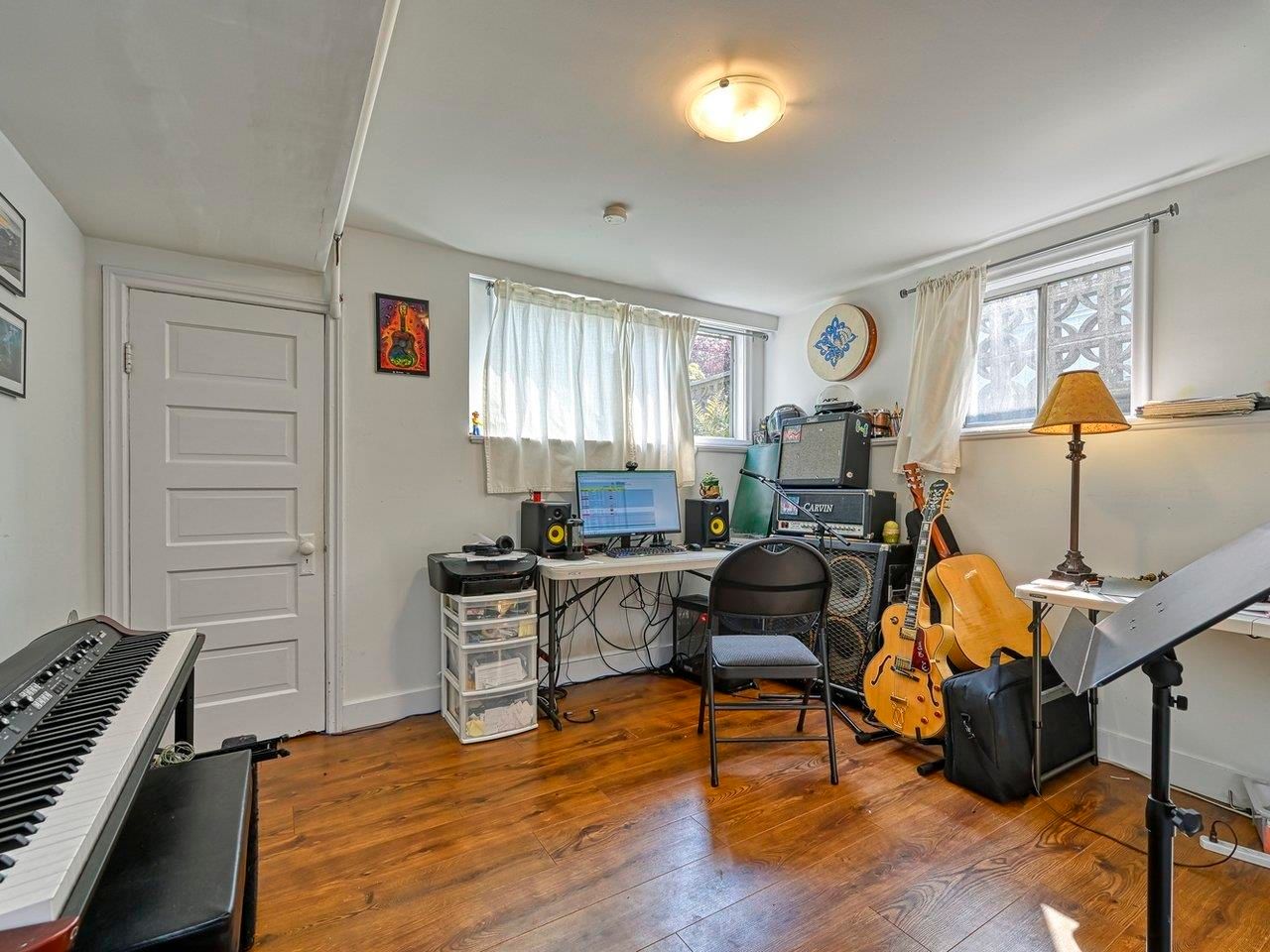 Listing Image 18