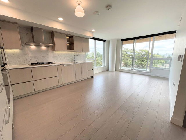 808 - 433 Marine Drive