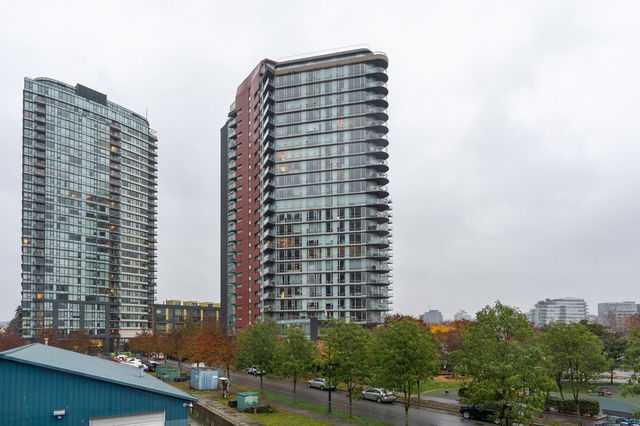 2207 - 918 Cooperage Way
