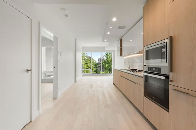 307 - 6833 Pearson Way