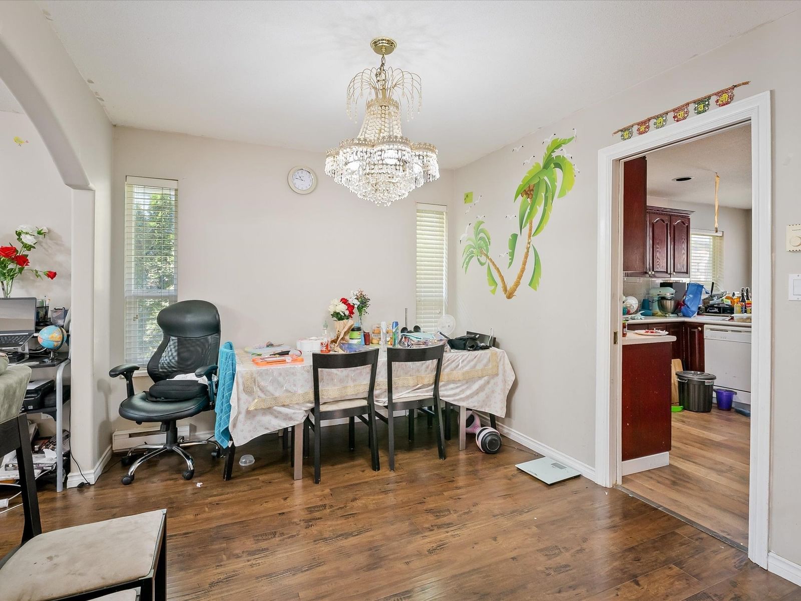 Listing Image 5