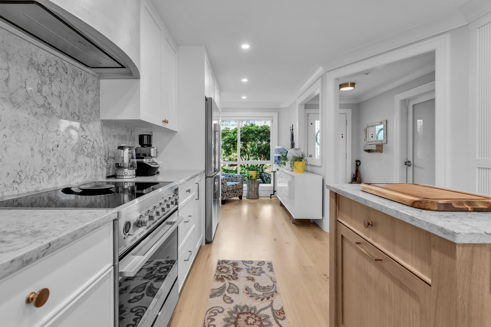Listing Image 10