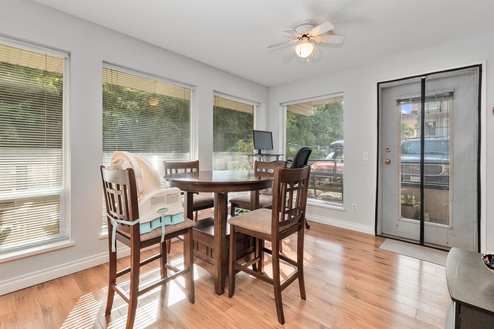 Listing Image 9