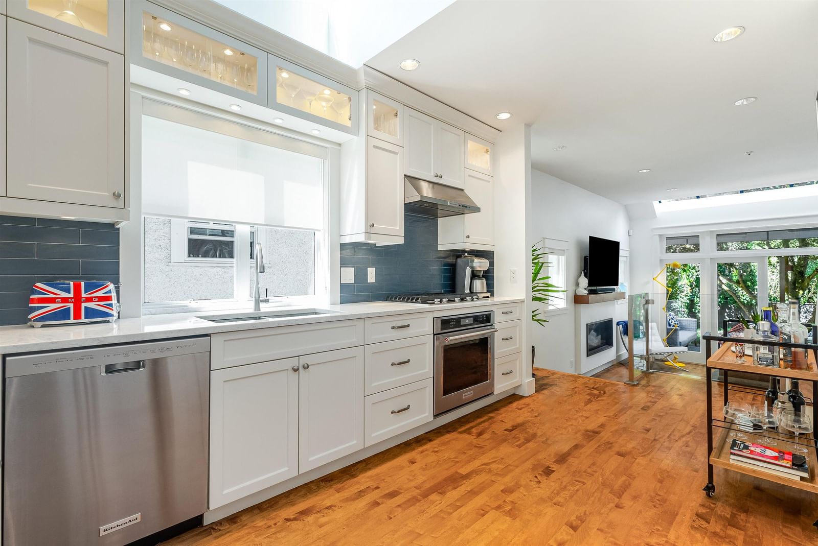 Listing Image 11