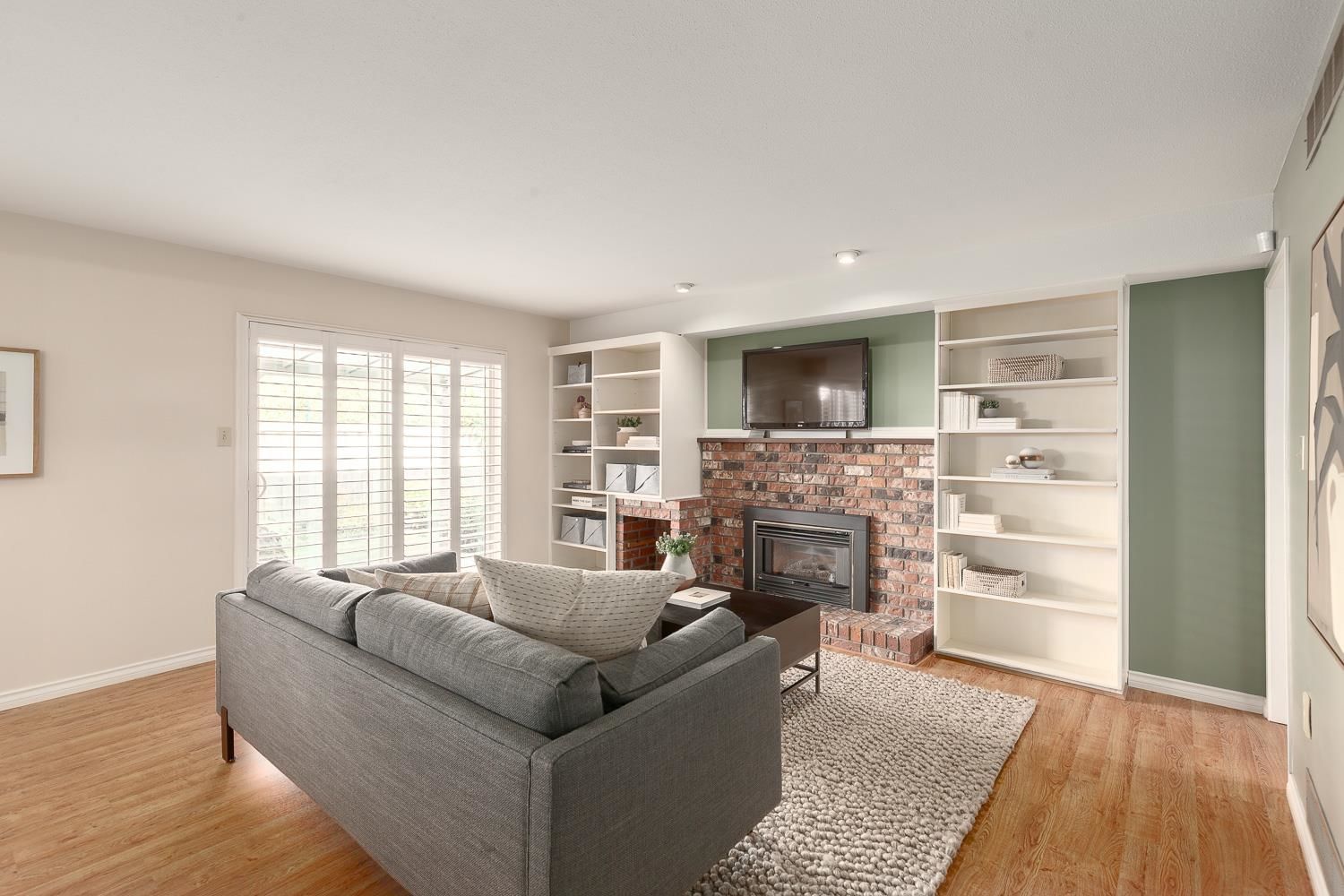 Listing Image 14