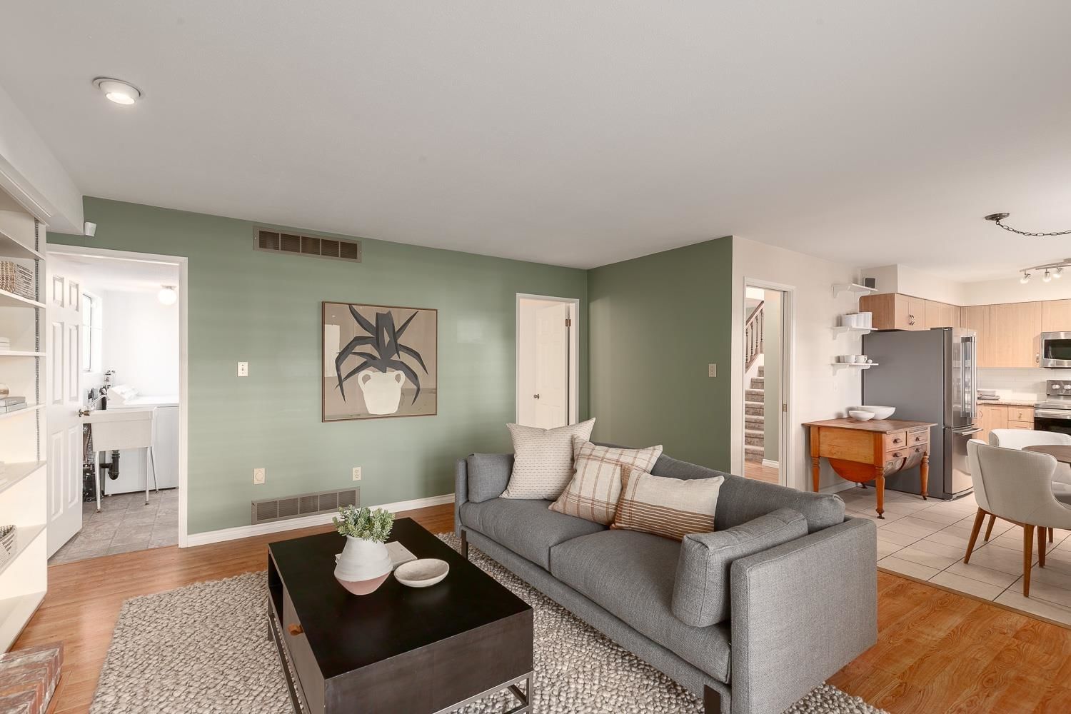 Listing Image 16
