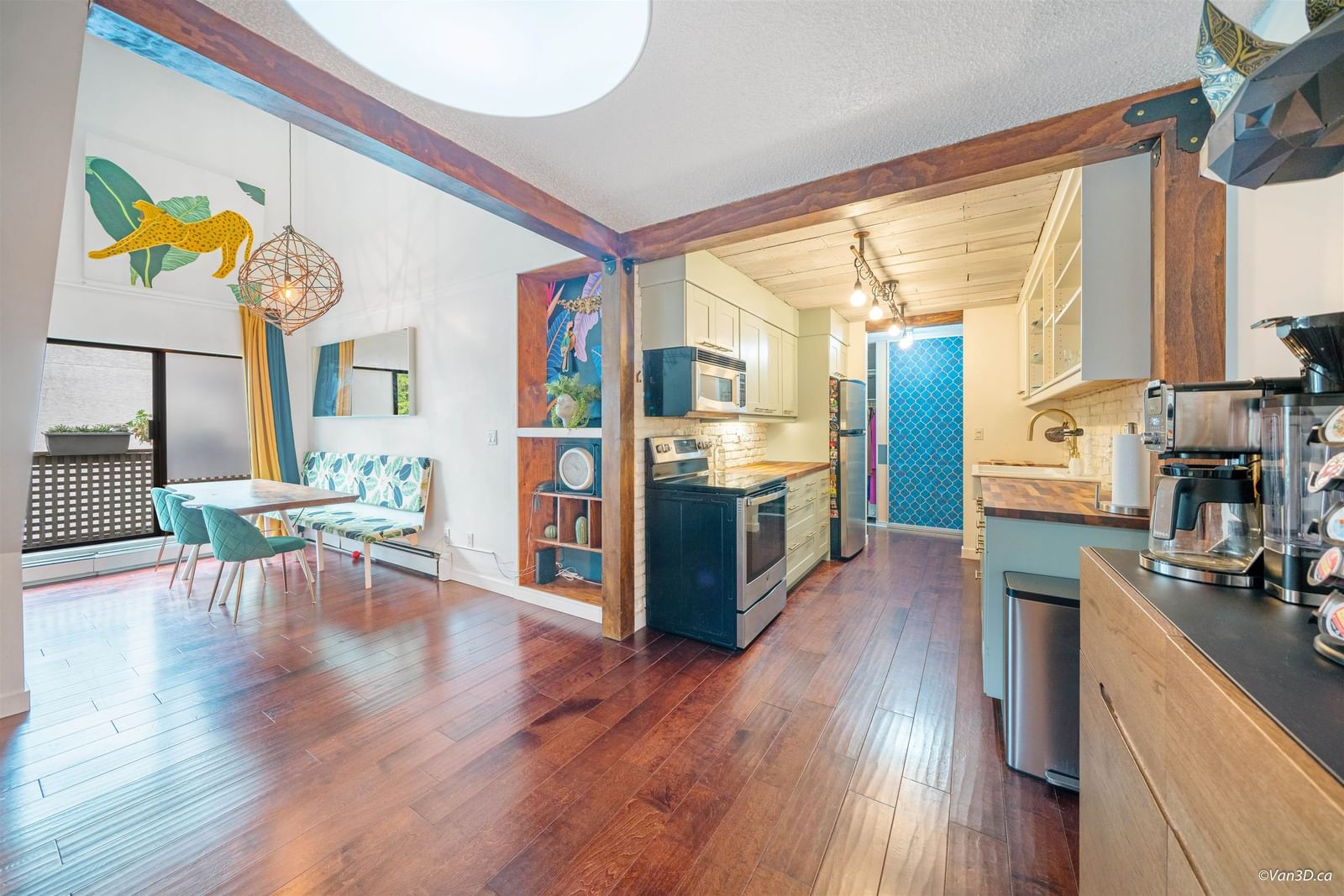 Listing Image 4
