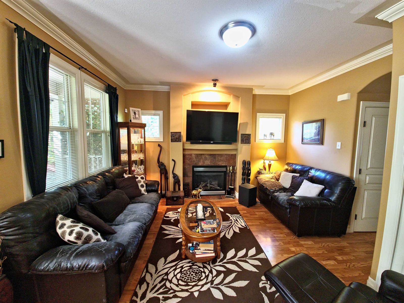 Listing Image 5