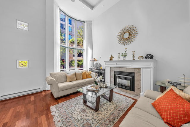 T09 - 1501 Howe Street