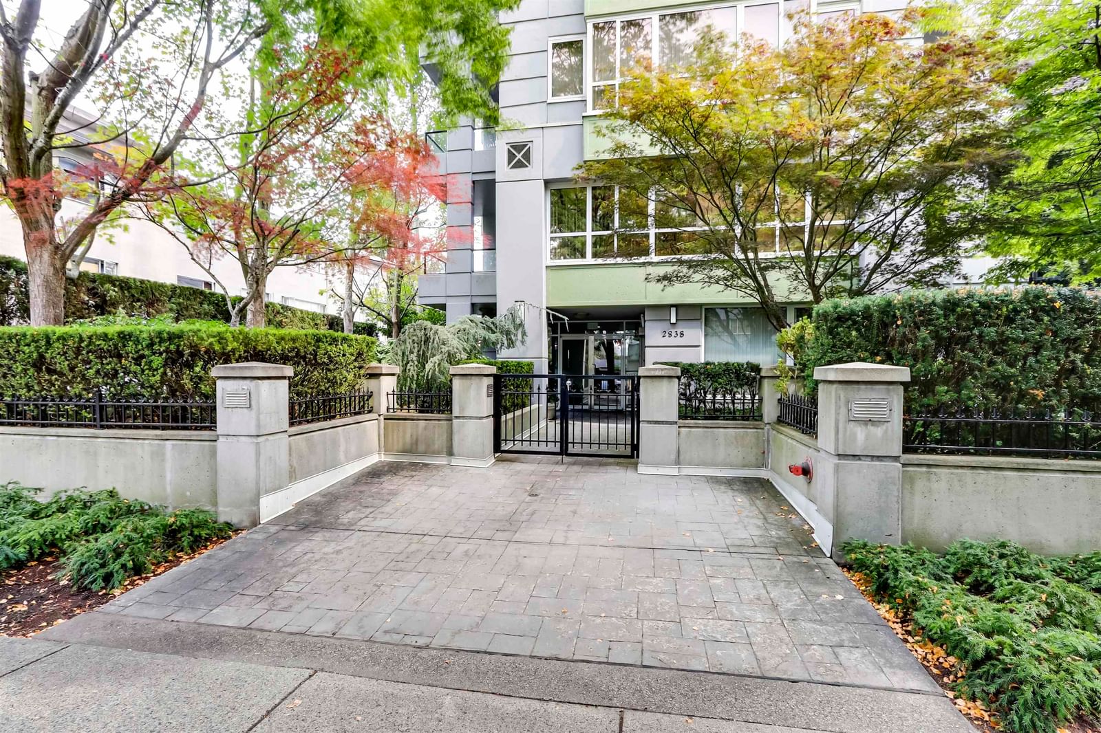 Listing Image 8