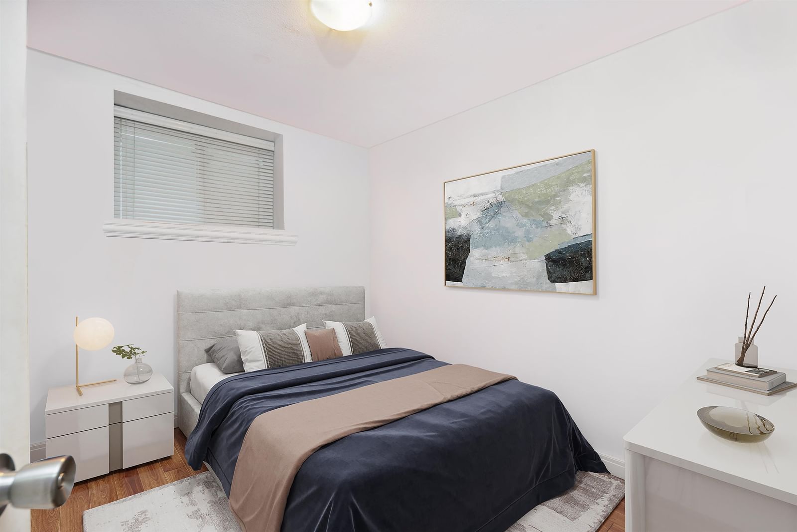 Listing Image 12