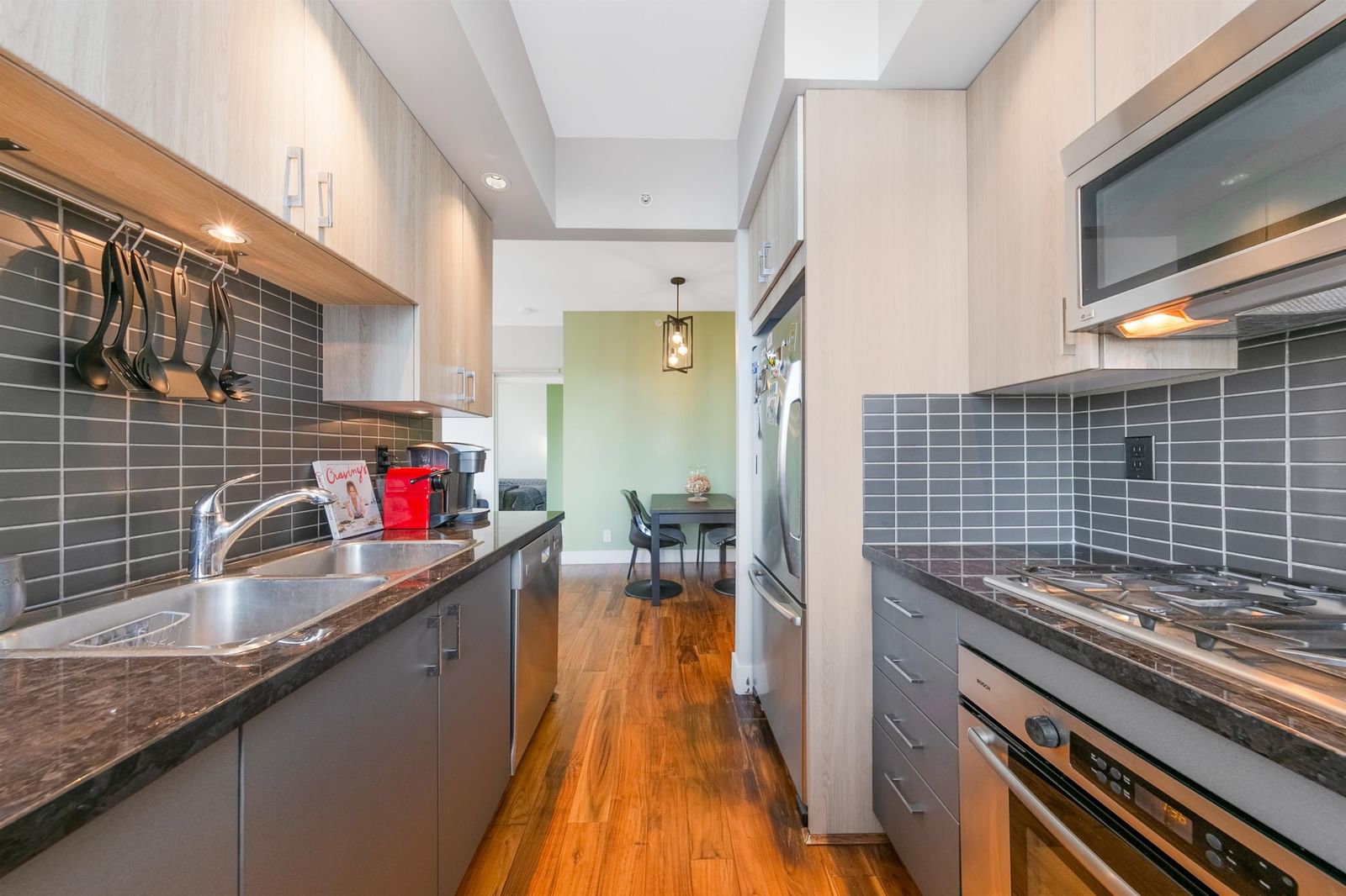 Listing Image 11