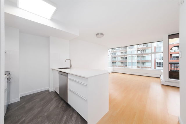 709 - 1333 Hornby Street