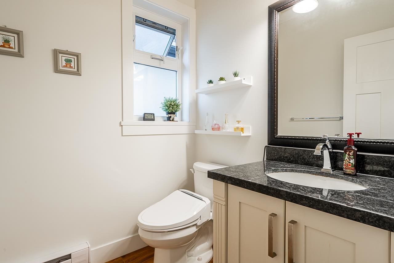 Listing Image 11