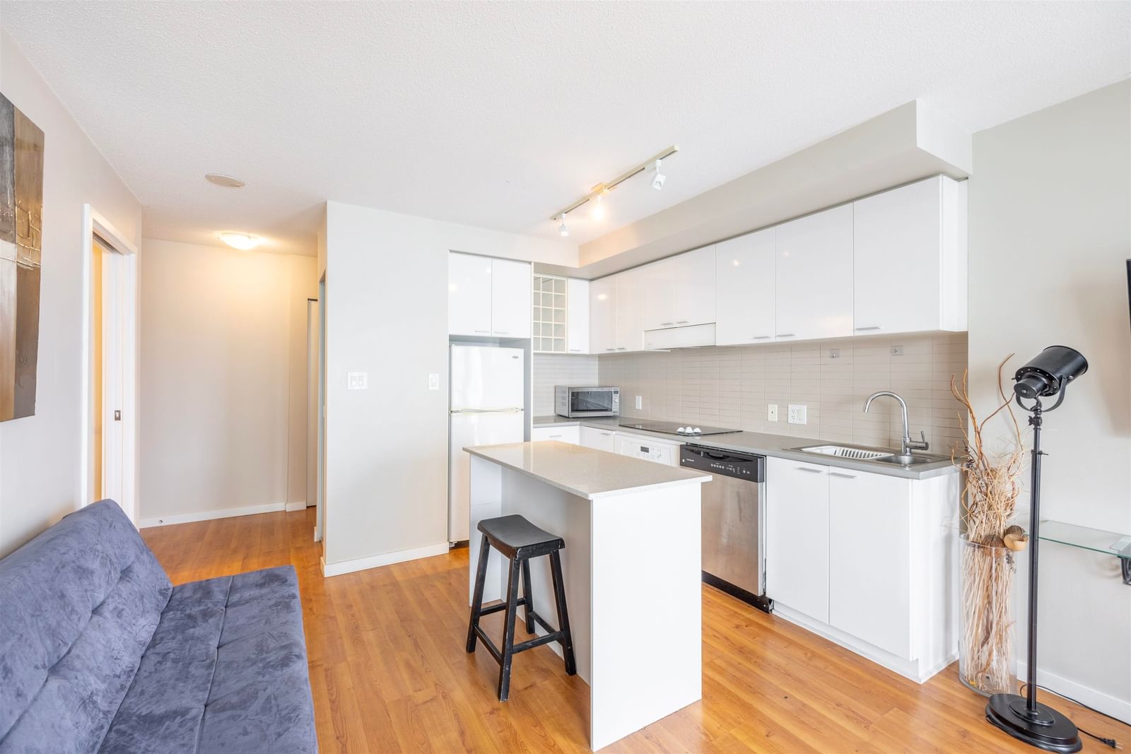 Listing Image 8