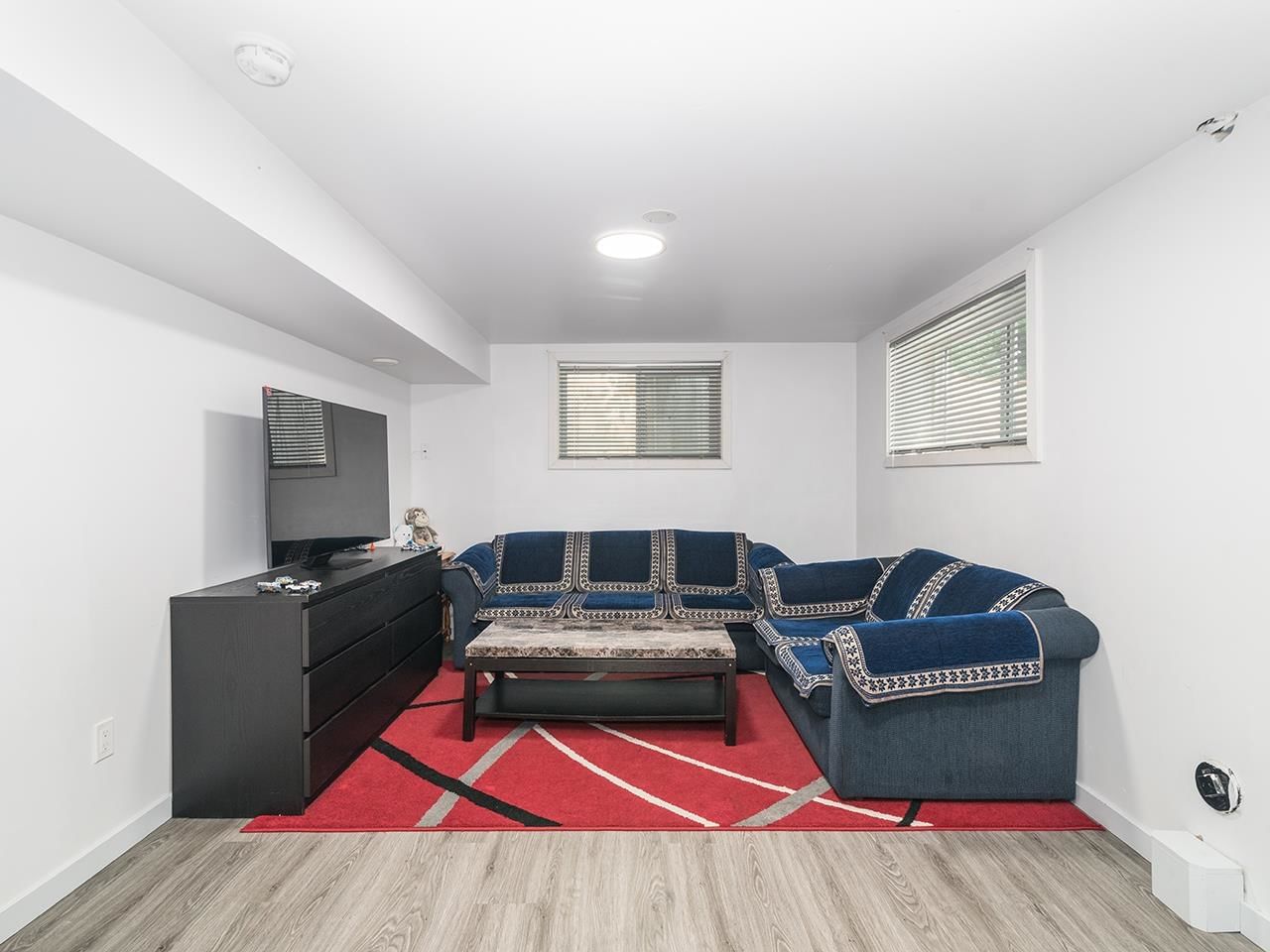 Listing Image 16