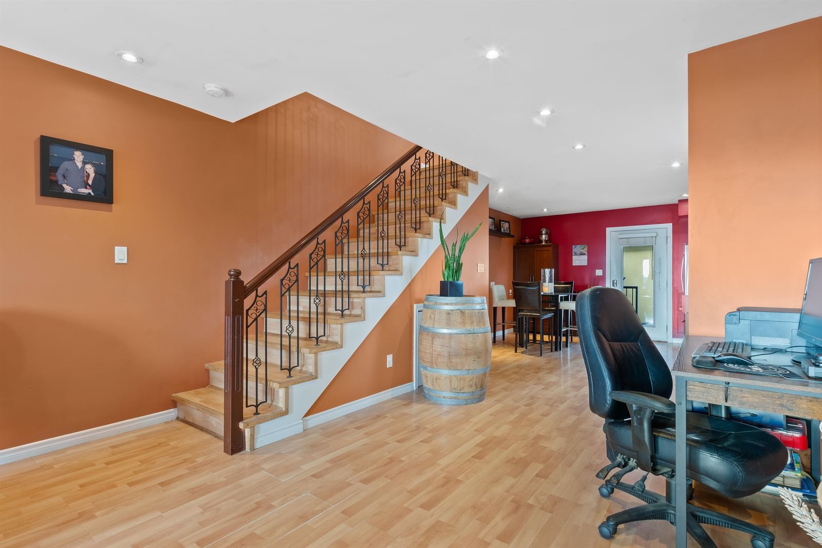 Listing Image 11