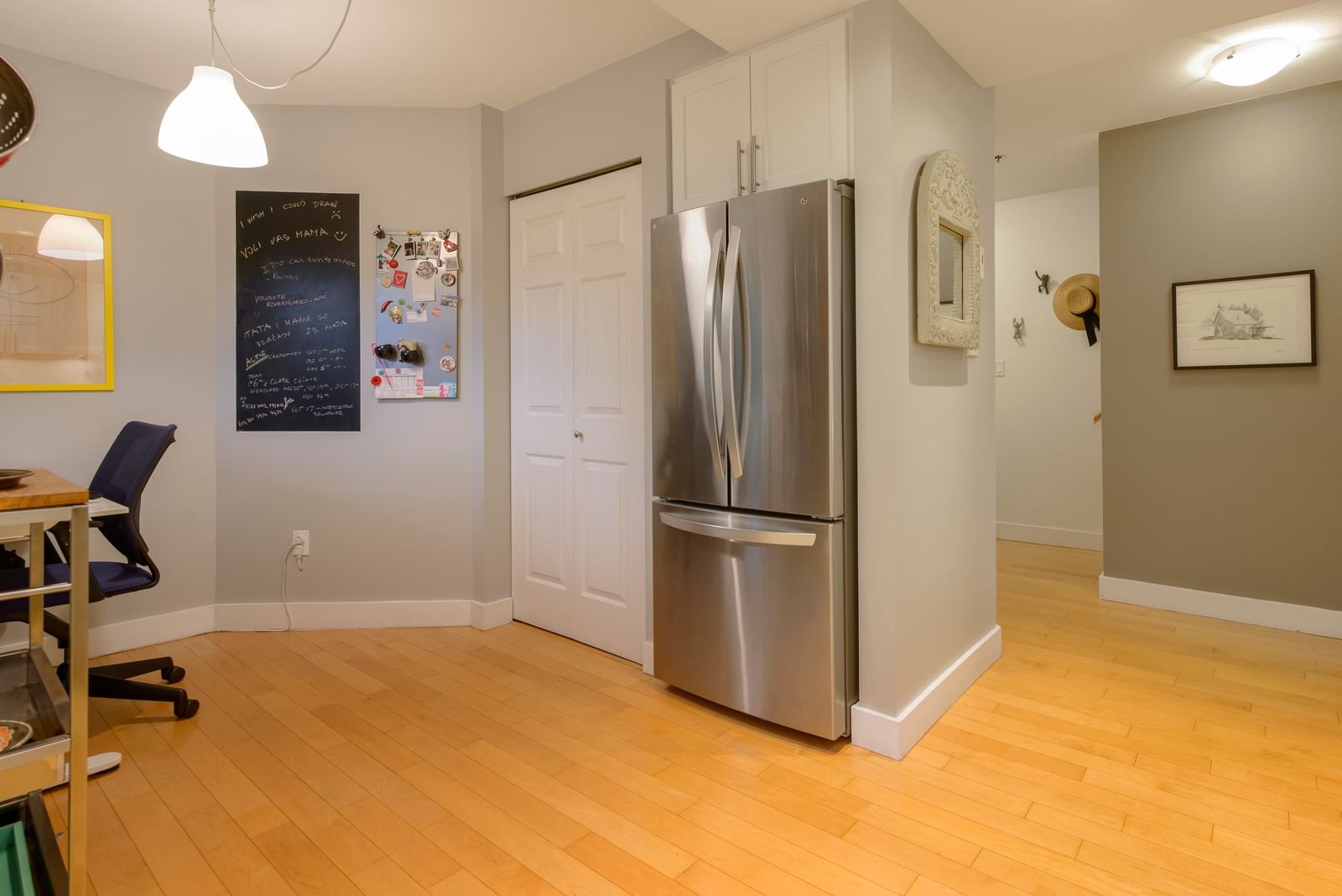 Listing Image 8