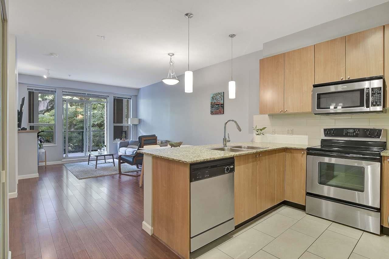 Listing Image 4