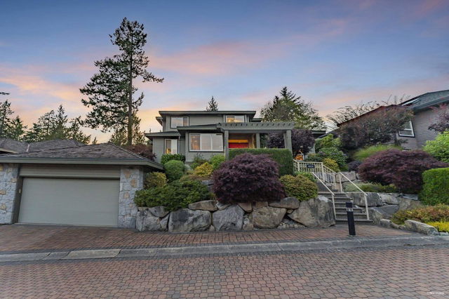 4838 Meadfeild Close