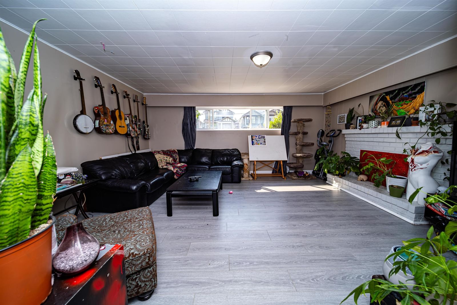 Listing Image 14