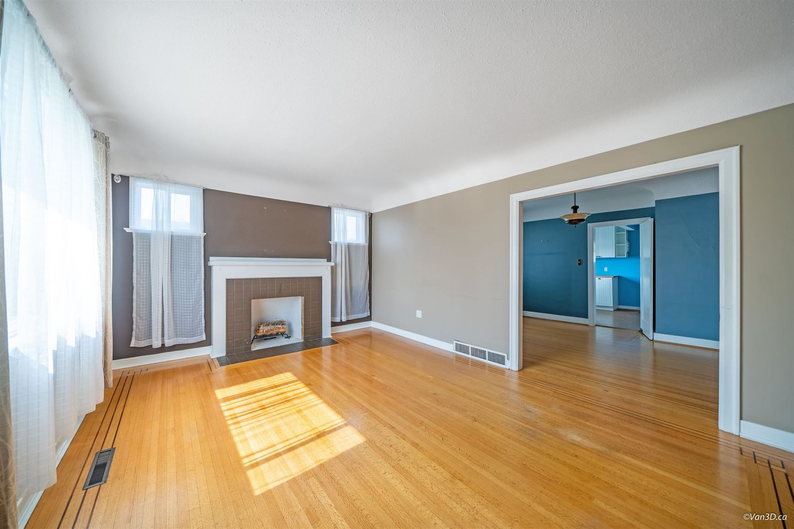 Listing Image 3