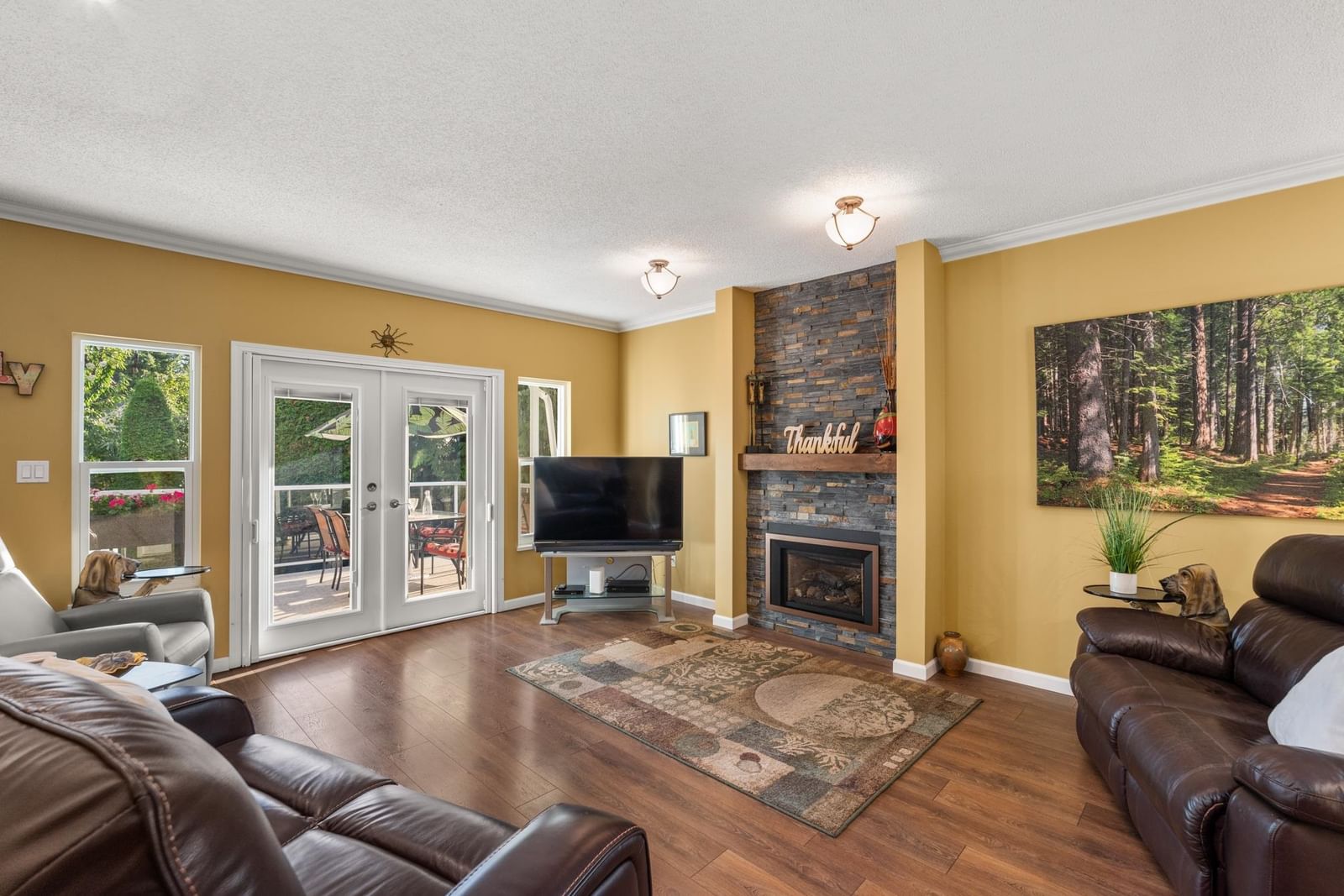 Listing Image 12