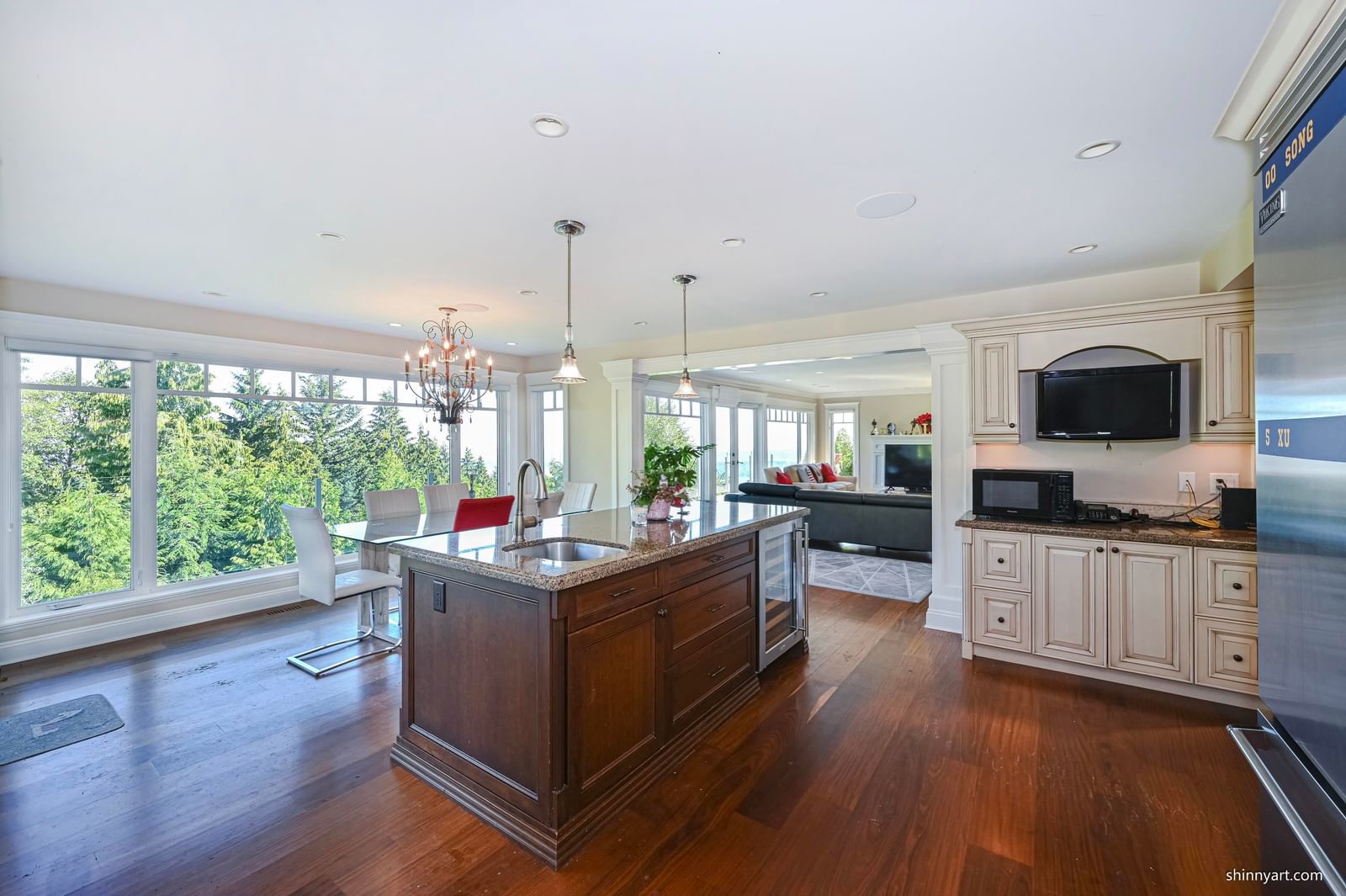 Listing Image 9