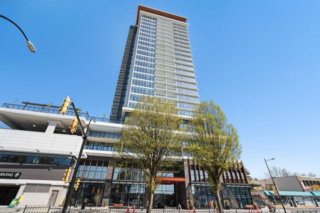 1304 - 1045 Austin Avenue
