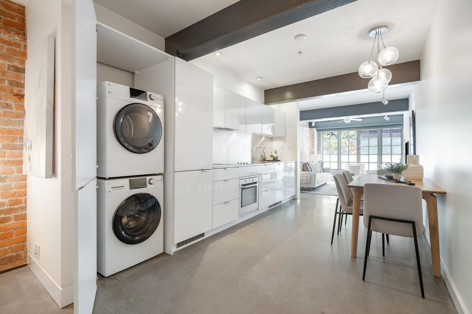 Listing Image 19