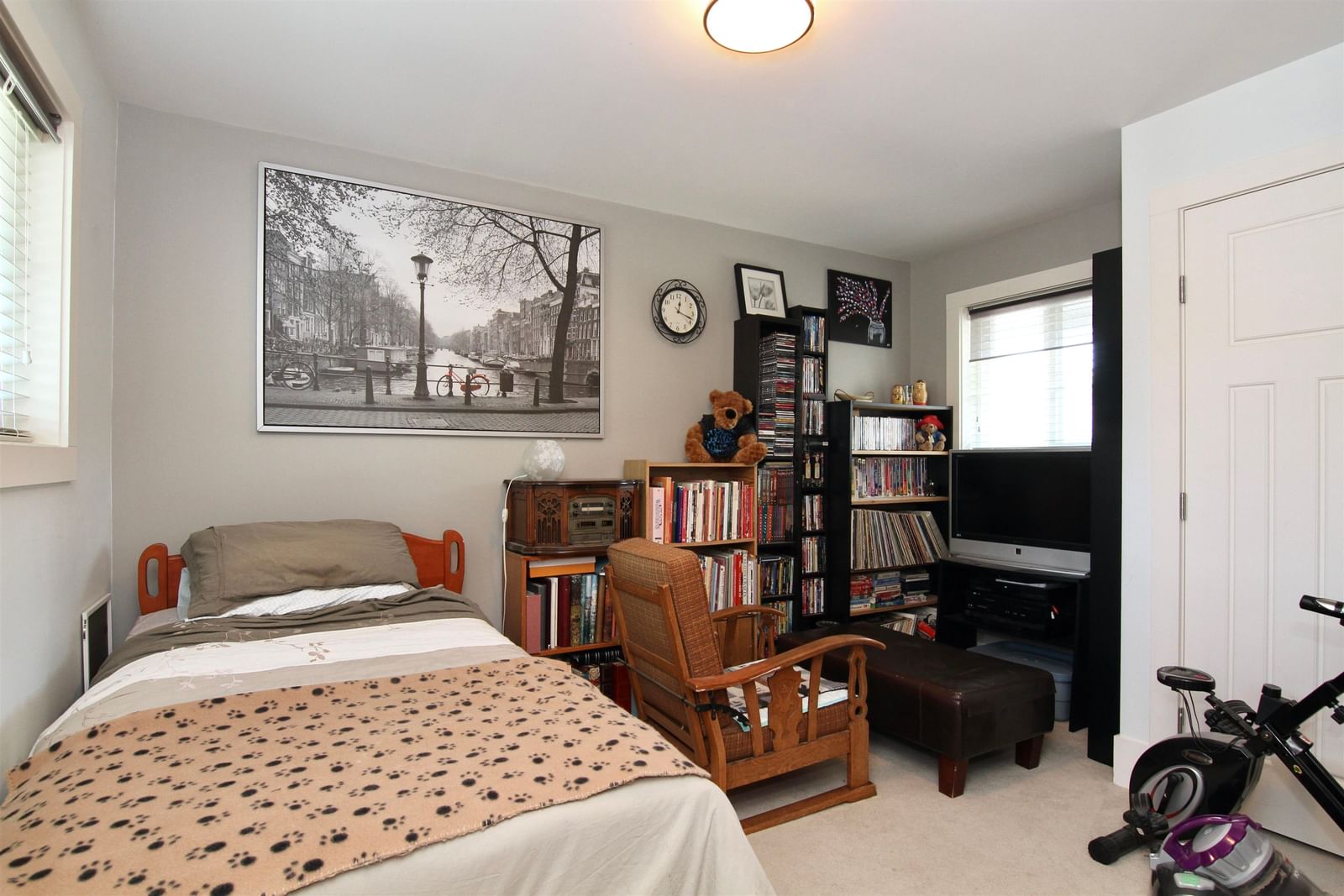 Listing Image 14