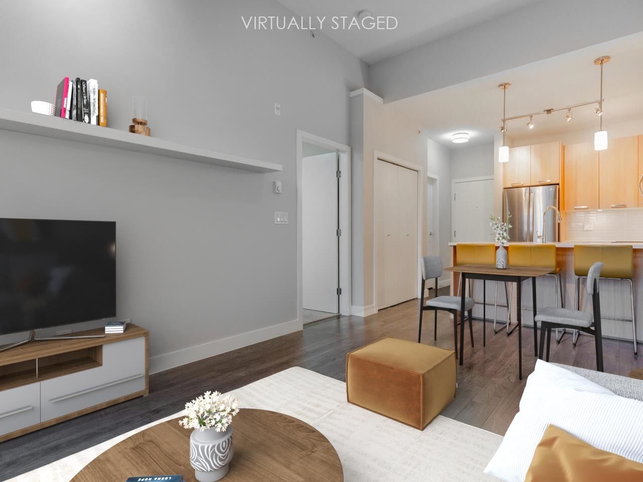 Listing Image 4