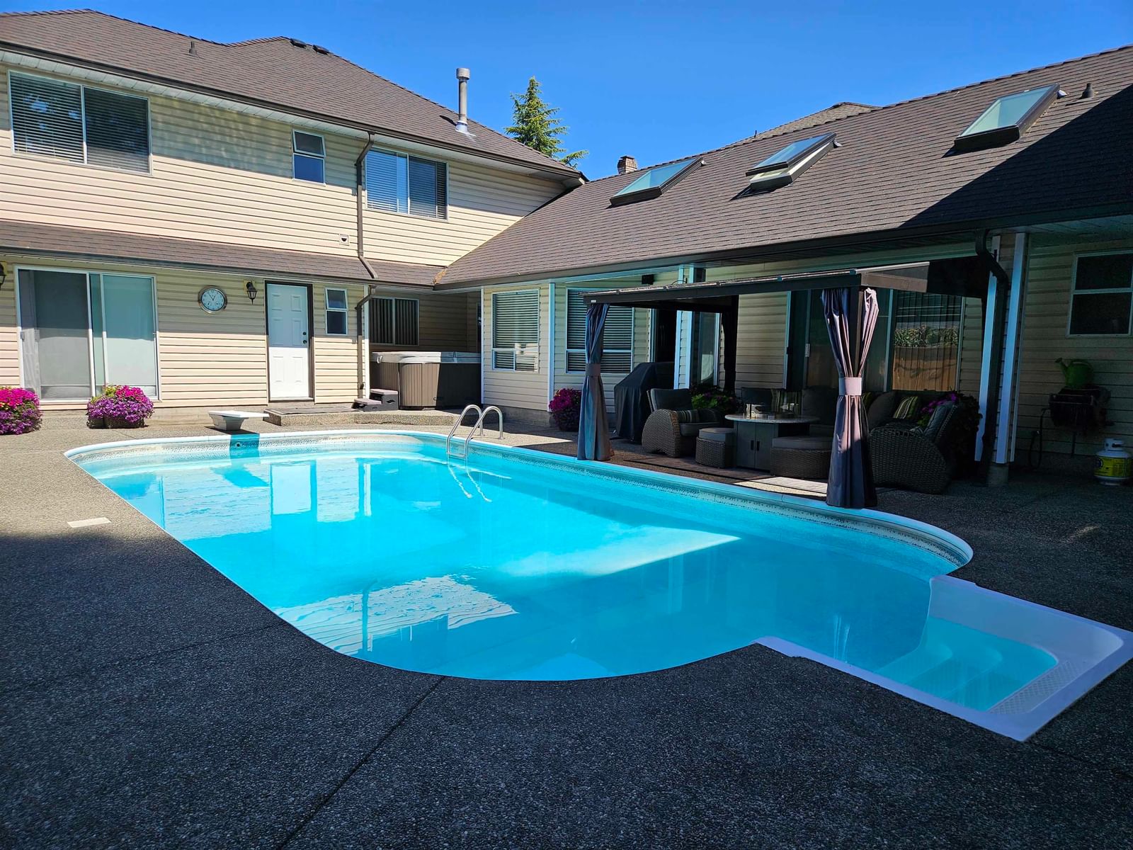 Listing Image 28