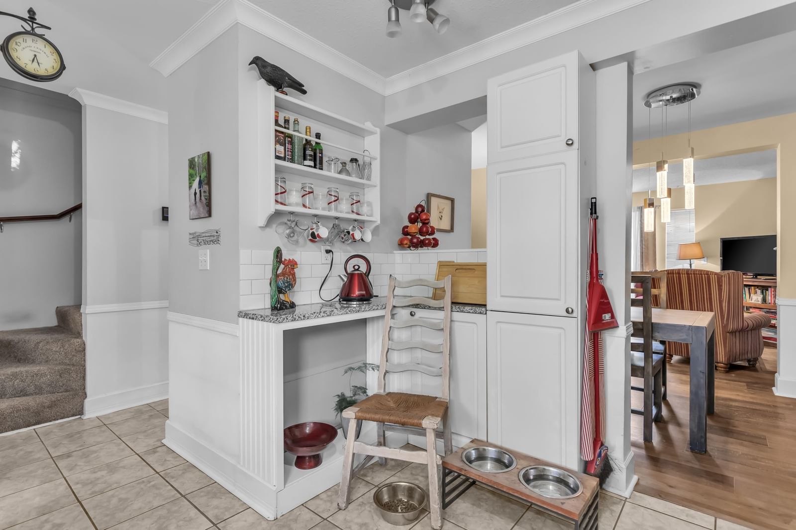 Listing Image 9