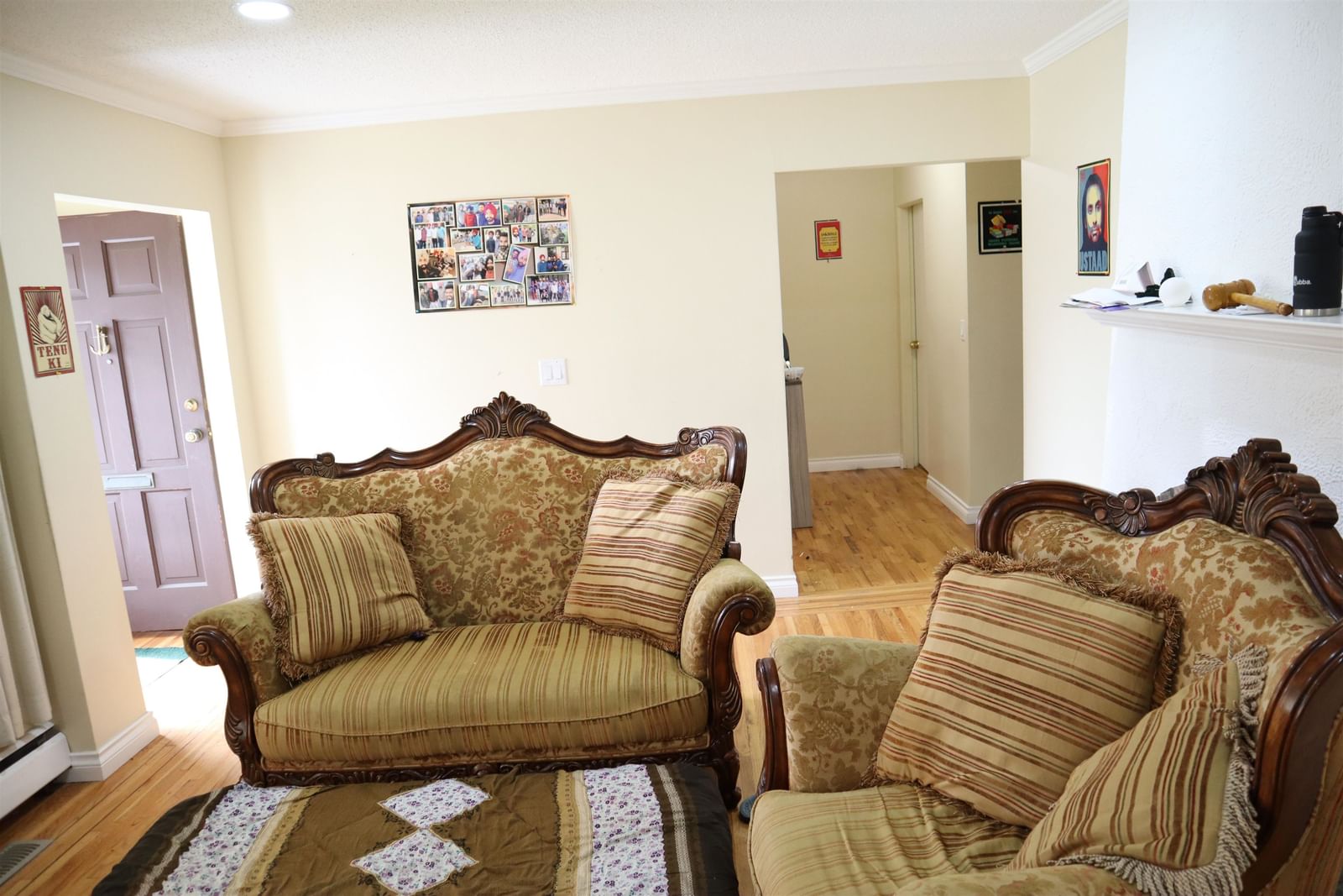 Listing Image 4
