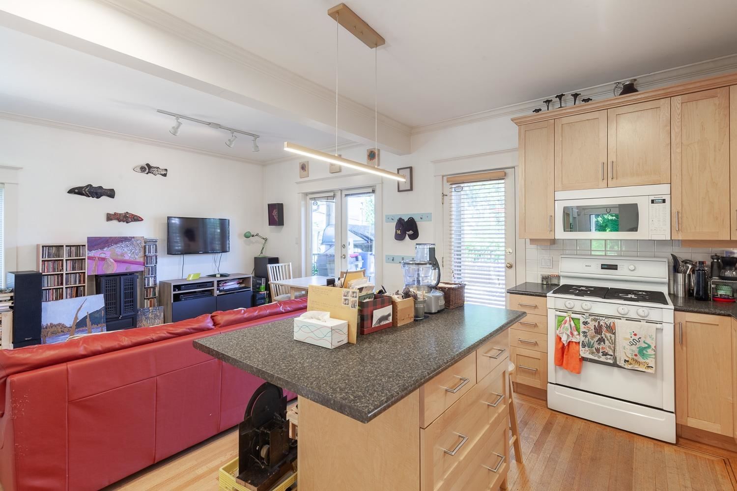 Listing Image 7