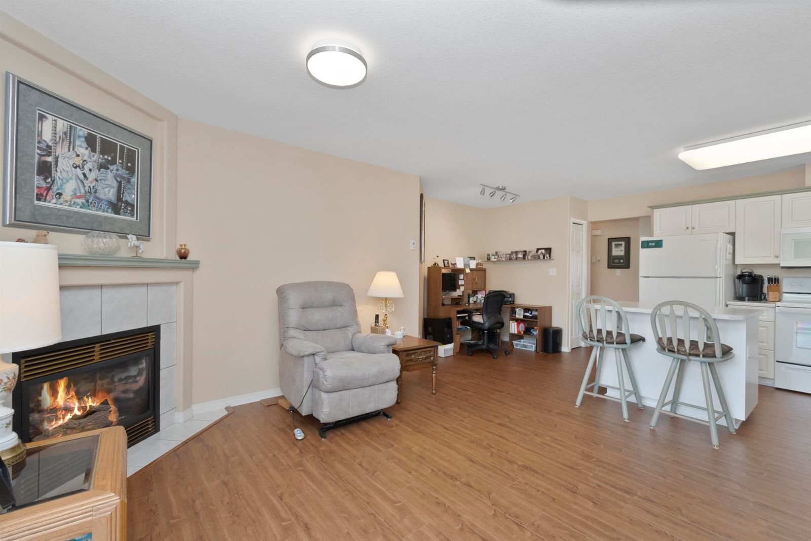 Listing Image 17