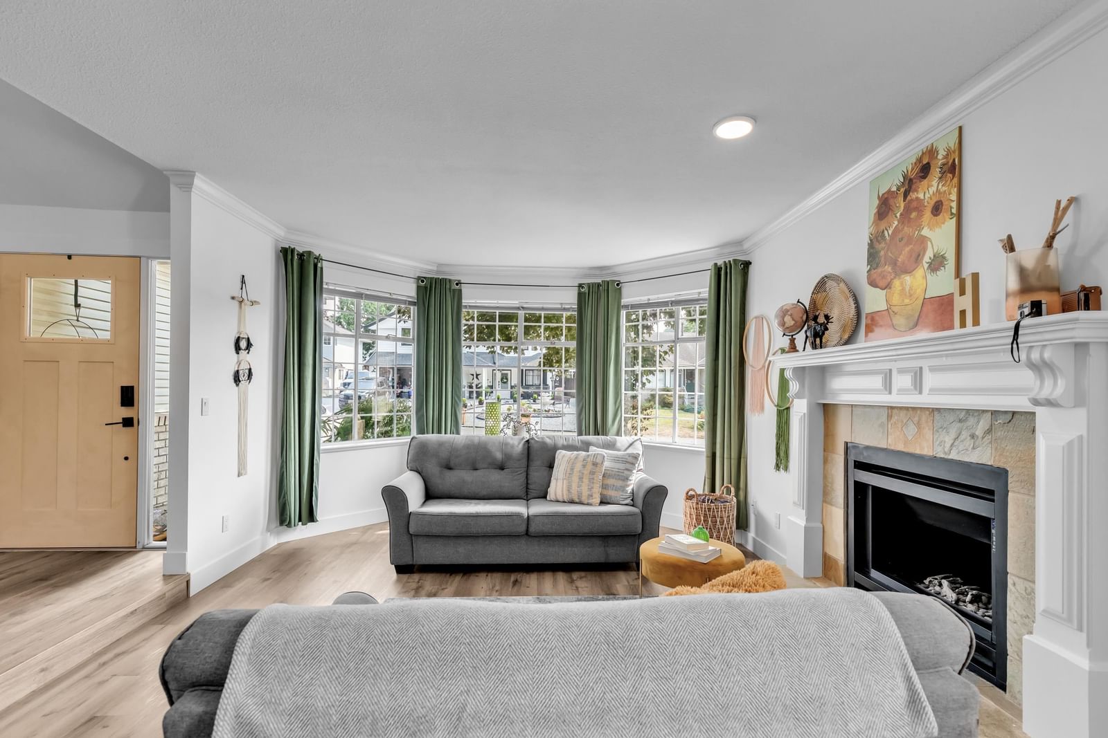 Listing Image 10
