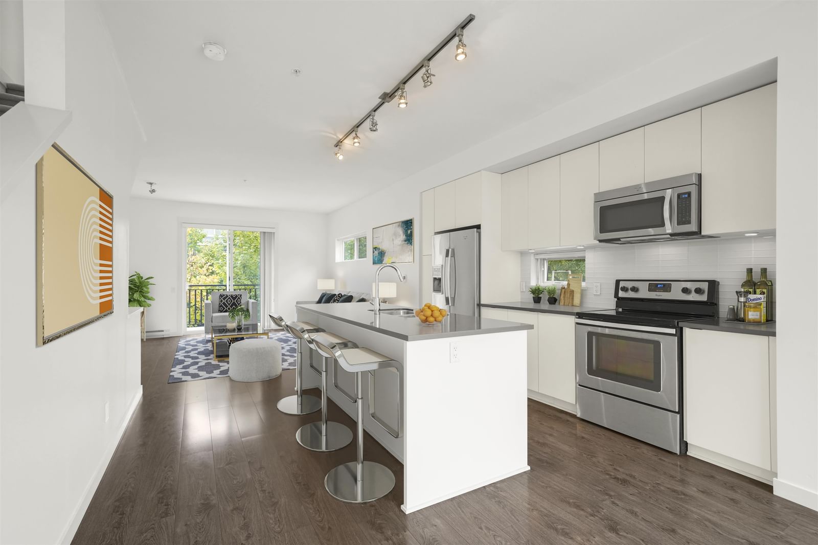 Listing Image 12