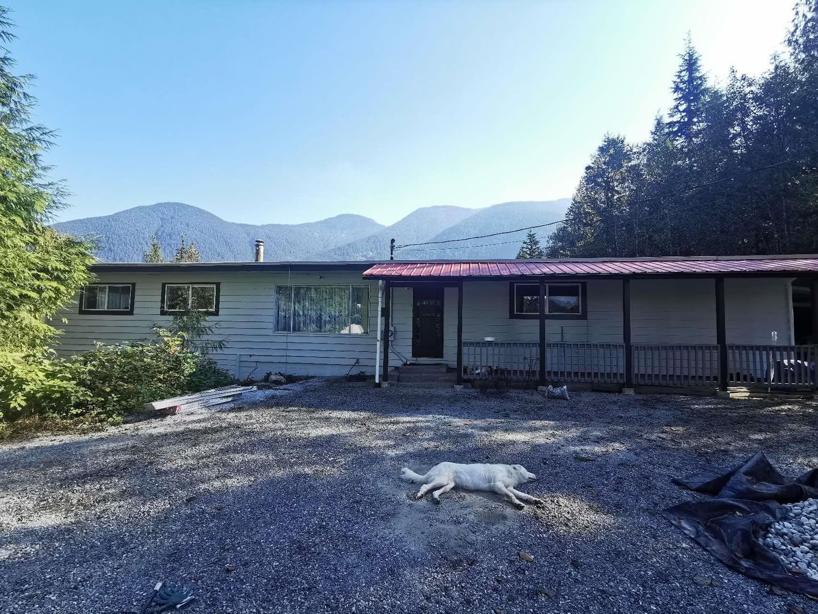 Listing Image 4