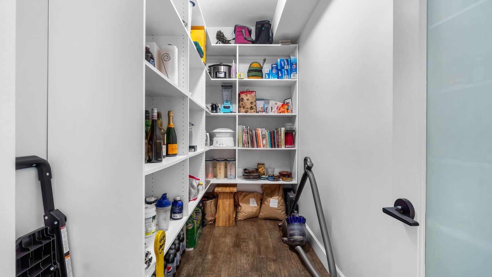 Listing Image 19