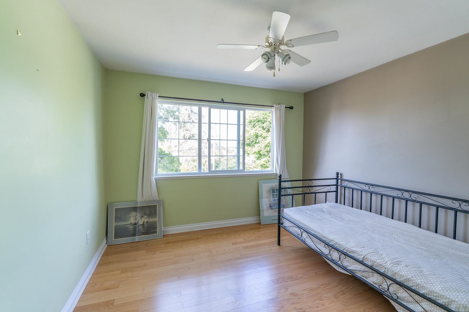 Listing Image 19