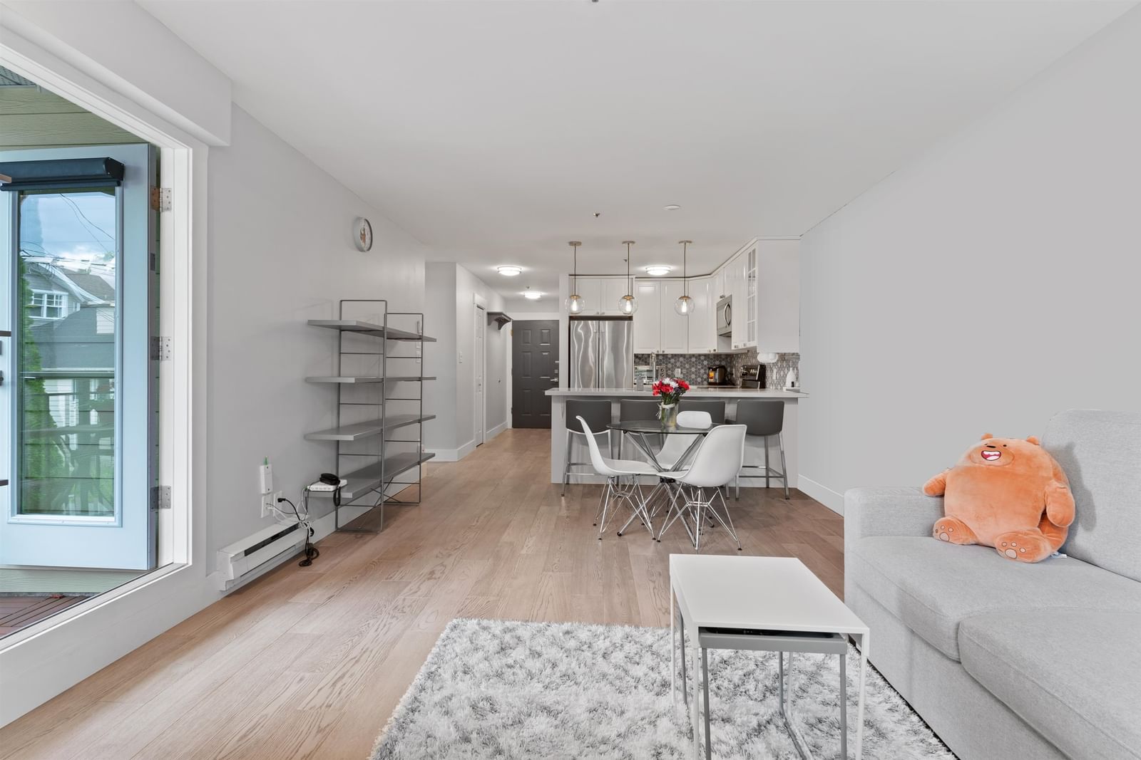 Listing Image 11