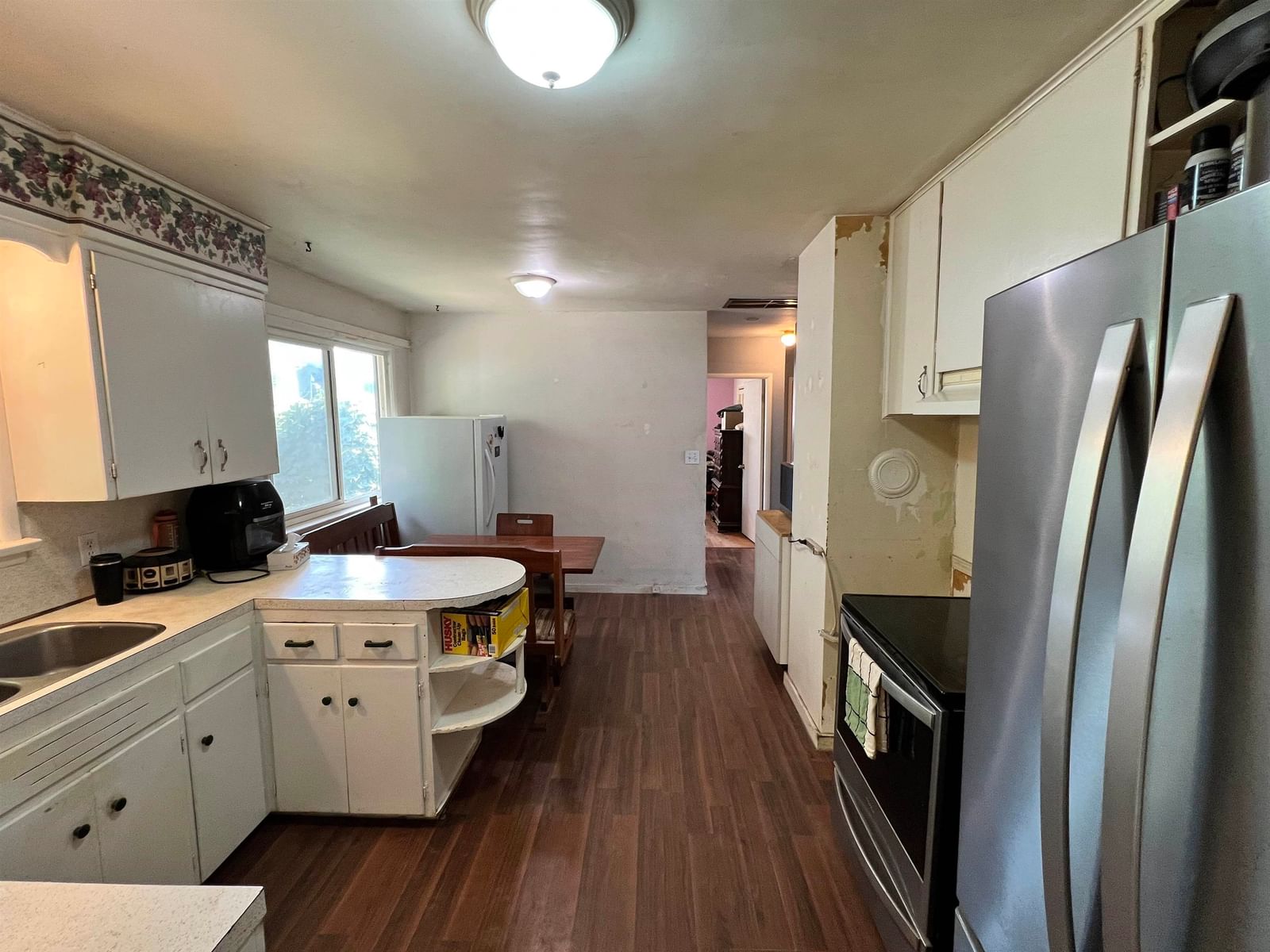 Listing Image 5